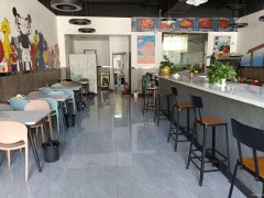 C8659位于奇台县阳光瑞景小区临街155平店面转让