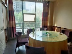 C8673位于阜康市新城花园一期临街150平店面转让