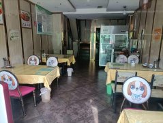 C8673位于阜康市新城花园一期临街150平店面转让