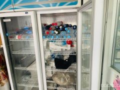 C8679昌吉长宁路宁都酒店旁30平快餐店转让