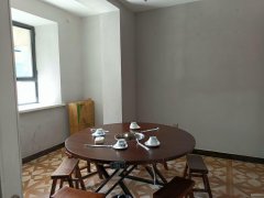 C8699位于昌吉市建国路城建新村步行街临街200平店面转让