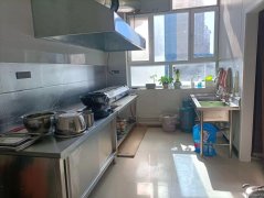 C8719位于奇台县南门附近临街58平店面转让