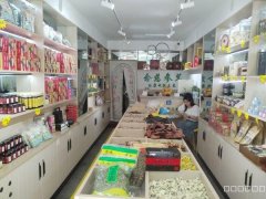 C8732米东区花园工行对面40平旺铺转让