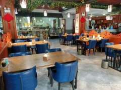 C8740位于奇台县当代名筑一期临街300平店面转让