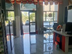 C8743位于昌吉市红旗西路丁香园东区临街300平店面转让