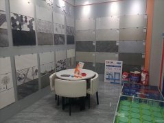 C8743位于昌吉市红旗西路丁香园东区临街300平店面转让