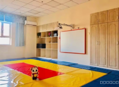 C8739位于吉木萨尔人民路临街三楼店面转让