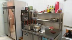 C8753昌吉市延安南路二中附院公交车站旁临街50平加盟米粉