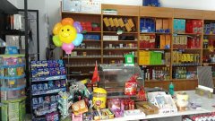 C8789昌吉市青年南路华中美地大型小区门口临街