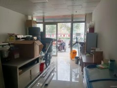 C8792位于奇台县城南市场临街137平门面出租