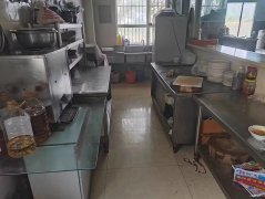 C8800位于吉木萨尔县北环路北地村小区东门临街店面转让