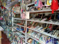 C8817位于呼图壁东风大街附近26平文体店转让