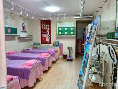 C8828位于昌吉市长宁南路麦趣尔公司对面临街54平店面转让