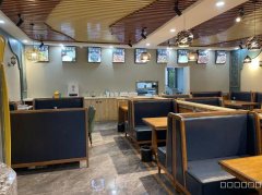 C8840乌市大湾北路恒昌欧景名苑3期190平辣子鸡店转让