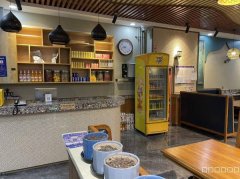 C8840乌市大湾北路恒昌欧景名苑3期190平辣子鸡店转让