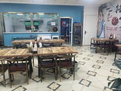 C8698位于昌吉市长宁南路特变森林花园临街78平店面转让