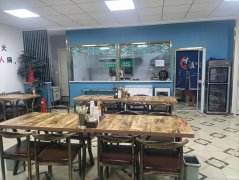 C8698位于昌吉市长宁南路特变森林花园临街78平店面转让