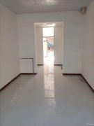 C8858位于呼图壁县园林路临街40平门面出租