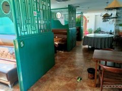 C8866位于昌吉市阜康地区元森国际小区北门临街餐饮店面转让