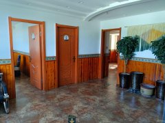 C8866位于昌吉市阜康地区元森国际小区北门临街餐饮店面转让