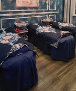 C8875位于五家渠君豪公寓临街240平店面转让