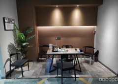 C8871位于昌吉市青年南路首爱主题宾馆负一楼店面转让