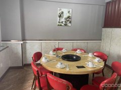 C8885红旗路海棠公馆三期240平鱼火锅转让