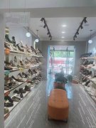 C8889店面转让 位于延安北路州总工会临街店面转让