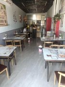 C8896位于阜康市百润沿湖商业街68平店面转让