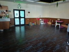 C8901位于昌吉市延安南路毛纺厂临街320平店面转让