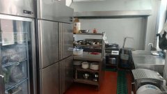 C8926位于昌吉市宁边路香水湾二期临街126平店面转让