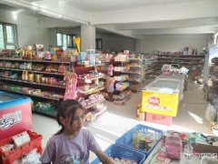 C8929米东区长山子镇大型小区独家301平超市转让