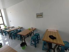 C8949位于昌吉市玫瑰园50平店面转让