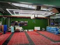 C8995位于阜康市富地康城负一楼地下车库经营中店铺转让