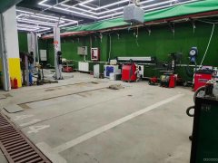 C8995位于阜康市富地康城负一楼地下车库经营中店铺转让