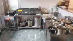 C8999旺铺转让 位于吉木萨尔县旺营中新装修餐厅低价转让