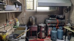 C9022位于昌吉市世纪大道昌盛花园临街91平店面转让