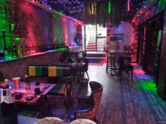 C9025阜康团结西路78平休闲吧转让