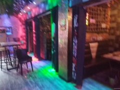 C9025阜康团结西路78平休闲吧转让