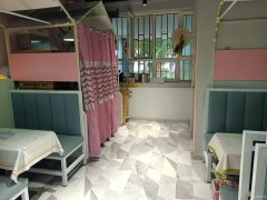 C9035位于阜康市二中附近临街80平商铺转让 可空转