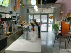 C9035位于阜康市二中附近临街80平商铺转让 可空转