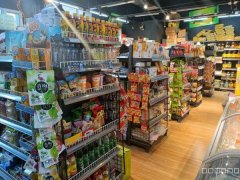 C9078位于奇台县翰景轩小区140平店铺转让