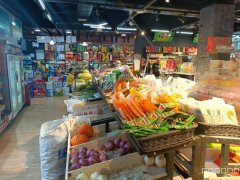 C9078位于奇台县翰景轩小区140平店铺转让