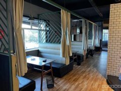 C9080位于阜康市华新小区附近临街257平商铺转让