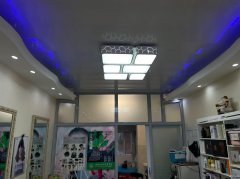 C9084位于昌吉健康路与延安路路口40平理发店转让