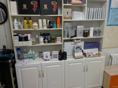 C9084位于昌吉健康路与延安路路口40平理发店转让