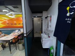 C9089位于米东区东华酒店旁140平快餐店转让