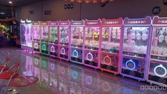 C9097位于昌吉市长宁南路华洋广场三楼购物百货内电玩城对外