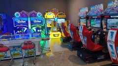 C9097位于昌吉市长宁南路华洋广场三楼购物百货内电玩城对外