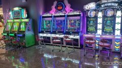 C9097位于昌吉市长宁南路华洋广场三楼购物百货内电玩城对外